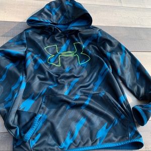 Under armor pull over